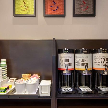 Hampton Inn By Hilton Toronto Airport Corporate Centre ภายนอก รูปภาพ
