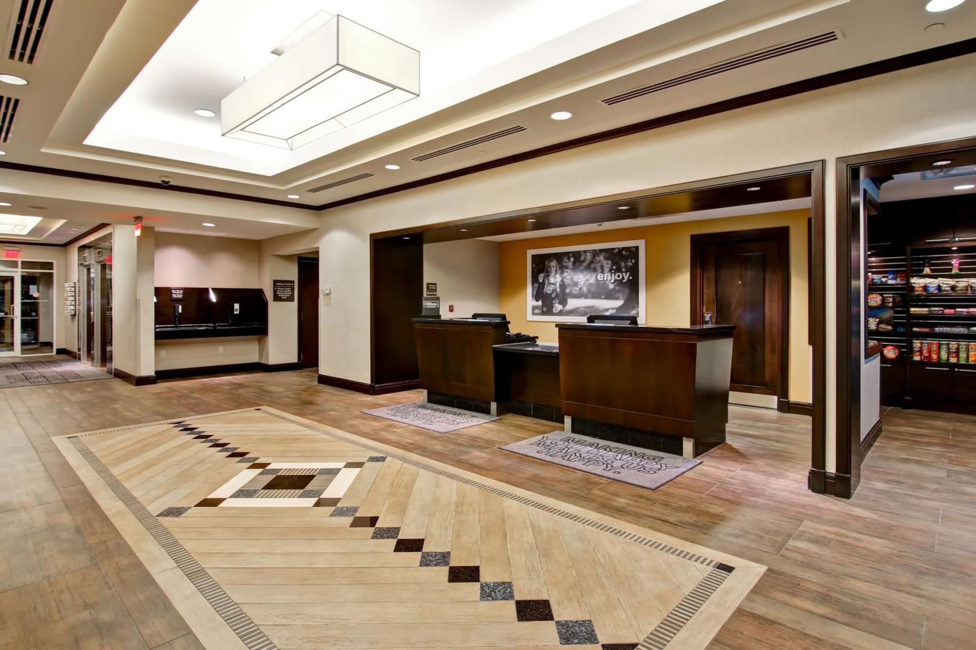 Hampton Inn By Hilton Toronto Airport Corporate Centre ภายนอก รูปภาพ